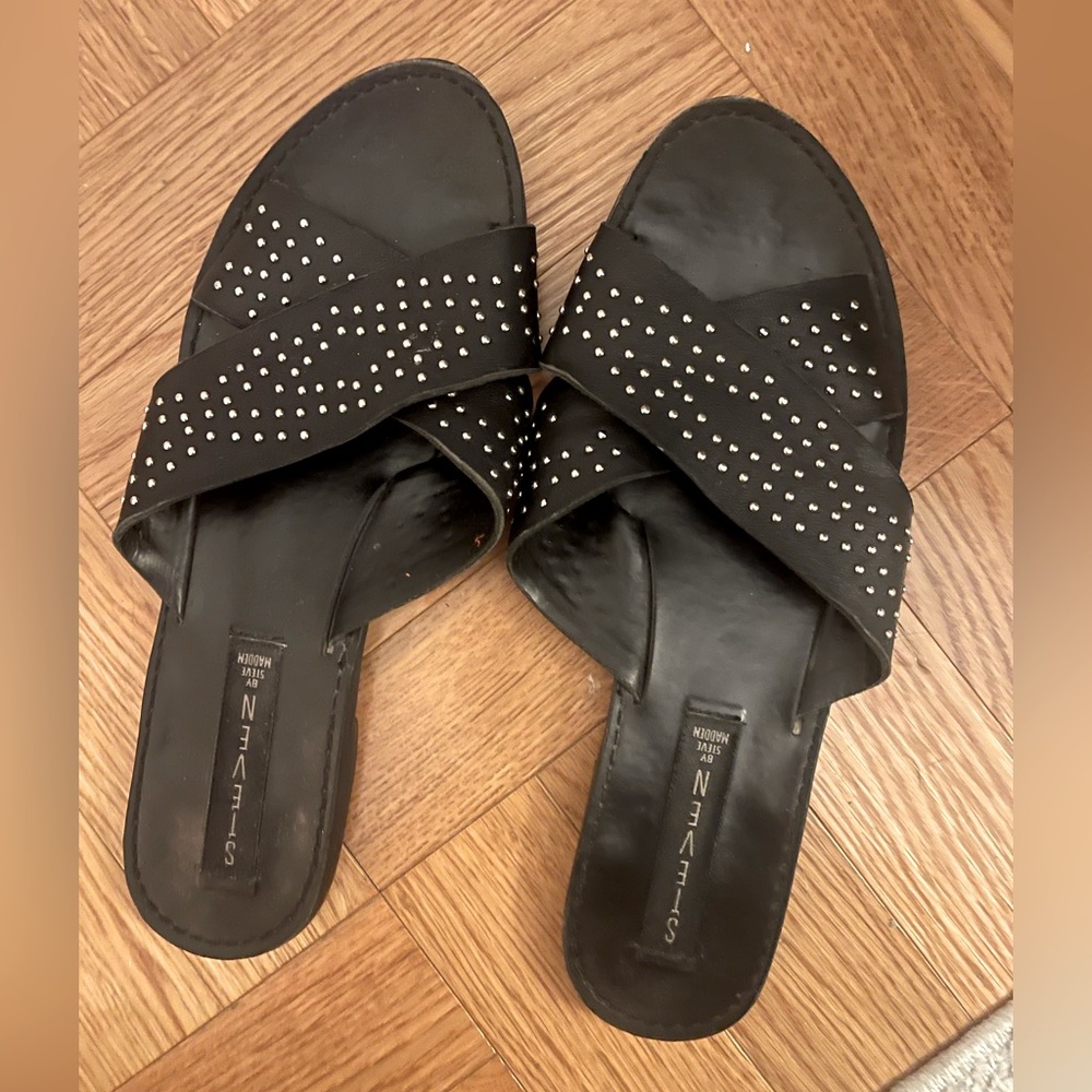 Steve Madden slides